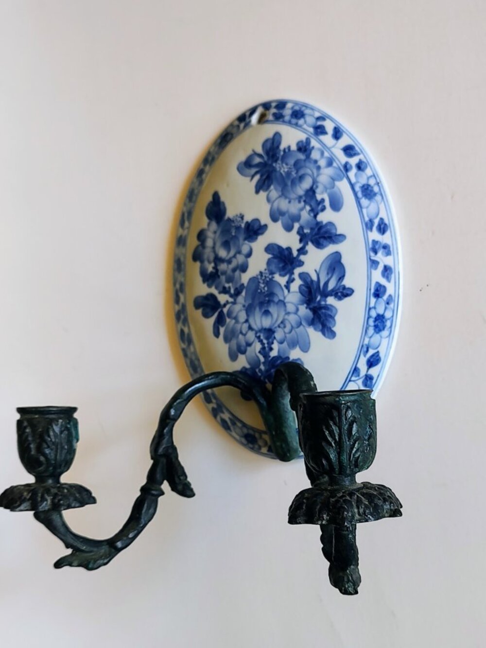 Rare Vintage Maitland Smith Oval Candle Sconce - Blue Floral Chinoiserie Delft - Picture 8 of 10